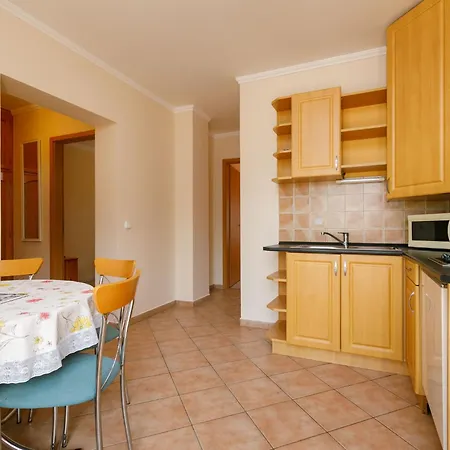 Daire Lakefront 1 By Interhome