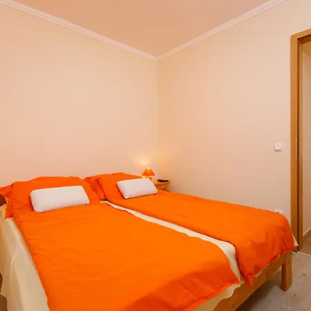 Lakefront 1 By Interhome Daire *