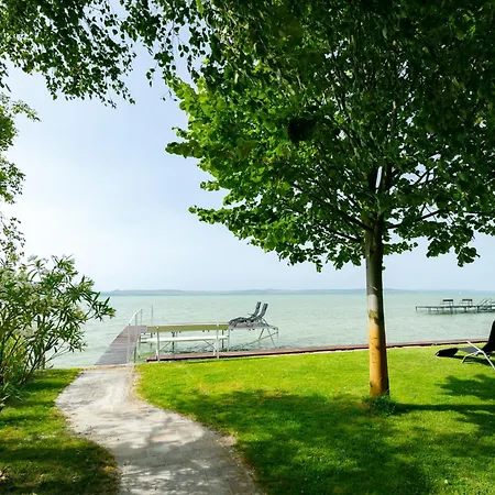 Lakefront 1 By Interhome